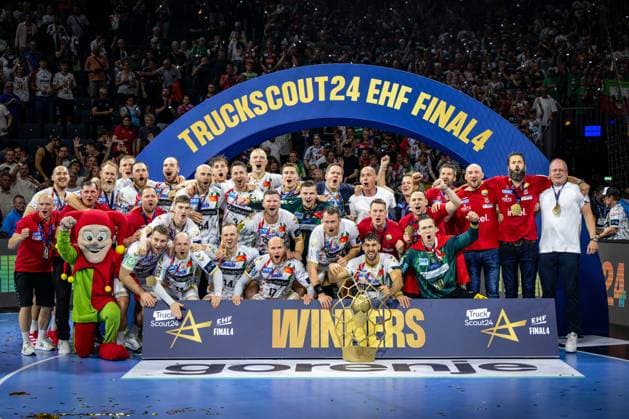 Handball Köln 15.06.2025 EHF Final4 2025 Champions League Championsleague Finale Füchse Berlin - SC Magdeburg Der SC Magdeburg ist Champions League Sieger 2025 Mannschaftsfoto Teamfoto Siegerehrung Jubel