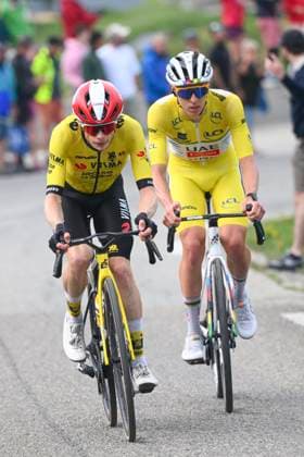 Criterium du Dauphine 2025 Stage 8 VAL-CENIS PLATEAU DU MONT-CENIS, FRANCE - JUNE 15 : Pogacar Tadej (SLO) of UAE Team Emirates - XRG, Vingegaard Jonas (DEN) of Team Visma - Lease a Bike during stage 8 of the 77th edition of Criterium du Dauphine Libere an UCI World Tour 2.UWT cycling road race stage for Men Elite of 133.3 km with start in Val-d Arc and finish in Val-Cenis Plateau du Mont-Cenis on June 15, 2025 in Val-Cenis Plateau du Mont-Cenis, France, 15 06 2025 ( Motordriver Kenny Verfaillie - Val-Cenis Plateau du Mont-Cenis France  Copyright: xVincentxKalutx
