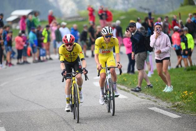 Criterium du Dauphine 2025 Stage 8 VAL-CENIS PLATEAU DU MONT-CENIS, FRANCE - JUNE 15 : Pogacar Tadej (SLO) of UAE Team Emirates - XRG, Vingegaard Jonas (DEN) of Team Visma - Lease a Bike during stage 8 of the 77th edition of Criterium du Dauphine Libere an UCI World Tour 2.UWT cycling road race stage for Men Elite of 133.3 km with start in Val-d Arc and finish in Val-Cenis Plateau du Mont-Cenis on June 15, 2025 in Val-Cenis Plateau du Mont-Cenis, France, 15 06 2025 ( Motordriver Kenny Verfaillie - Val-Cenis Plateau du Mont-Cenis France  Copyright: xVincentxKalutx