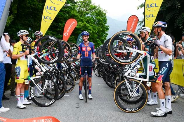 Criterium du Dauphine 2025 Stage 8 VAL-CENIS PLATEAU DU MONT-CENIS, FRANCE - JUNE 15 : Bardet Romain (FRA) of Team Picnic PostNL during stage 8 of the 77th edition of Criterium du Dauphine Libere an UCI World Tour 2.UWT cycling road race stage for Men Elite of 133.3 km with start in Val-d Arc and finish in Val-Cenis Plateau du Mont-Cenis on June 15, 2025 in Val-Cenis Plateau du Mont-Cenis, France, 15 06 2025 ( Motordriver Kenny Verfaillie - Val-Cenis Plateau du Mont-Cenis France  Copyright: xVincentxKalutx