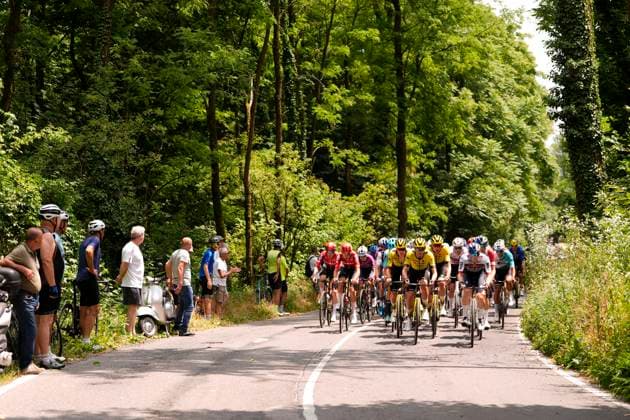 The pack rides during the stage 2 of the Giro Next Gen 2025, Rho Fiera Milano (Mi) - CantÃ¹ (Co), 146 km, Italy - Monday, June 16, 2025. - cycling.  Copyright: xFabioxFerrarix LaPressex