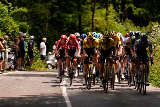 The pack rides during the stage 2 of the Giro Next Gen 2025, Rho Fiera Milano (Mi) - CantÃ¹ (Co), 146 km, Italy - Monday, June 16, 2025. - cycling.  Copyright: xFabioxFerrarix LaPressex