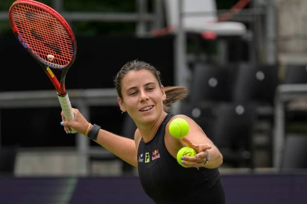 im Bild v.l.: Emma Navarro (USA), Marta Kostyuk (UKR) vs Emma Navarro (USA), GER, Berlin, Berlin Tennis Open by HYLO, WTA500, Steffi Graf Stadion, LTTC Rot-Weiss, 16.06.2025, Copyright: HMBxMedia UwexKoch