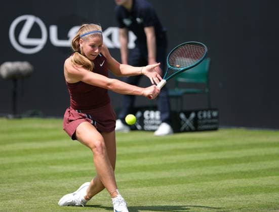 Nottingham Tennis Centre Nottingham, England - June 16th : Hannah Klugman plays a backhand shot to Yulia Putintseva during the first round match in the Lexus Nottingham Tennis Open on June 16th, 2025 in Nottingham, England (Paul Bonser SPP) Copyright: xPaulxBonser SPPx spp-en-PaBo-Lexus Nottingham Open 0862