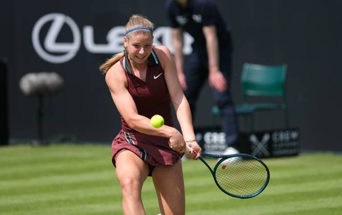 Nottingham Tennis Centre Nottingham, England - June 16th : Hannah Klugman plays a baseline shot to Yulia Putintseva during the first round match in the Lexus Nottingham Tennis Open on June 16th, 2025 in Nottingham, England (Paul Bonser SPP) Copyright: xPaulxBonser SPPx spp-en-PaBo-Lexus Nottingham Open 0865