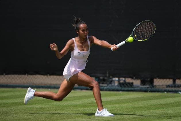 Nottingham Tennis Centre Nottingham, England - June 16th : Leylah Fernandez plays a forehand shot to Suzan Lamens during thefirst round match in the Lexus Nottingham Tennis Open on June 16th, 2025 in Nottingham, England (Paul Bonser SPP) Copyright: xPaulxBonser SPPx spp-en-PaBo-Lexus Nottingham Open 0885