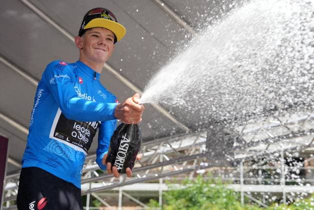 VAN KERCKHOVE Matisse TEAM VISMA LEASE A BIKE DEVELOPMENT blu jersey during the stage 2 of the Giro Next Gen 2025, Rho Fiera Milano (Mi) - CantÃ¹ (Co), 146 km, Italy - Monday, June 16, 2025. - cycling.  Copyright: xGianxMattiaxD Albertox LaPressex