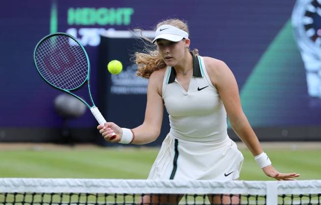 Mirra Andrejeva (RUS) im Steffi Graf Stadion Sportstätte Übersicht HYLO Berlin Tennis Open Damen 16.06.2025