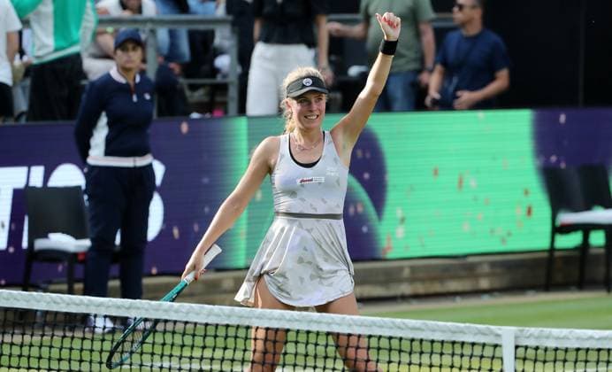 Magdalena Frech (POL) jubelt im Steffi Graf Stadion HYLO Berlin Tennis Open Damen 16.06.2025