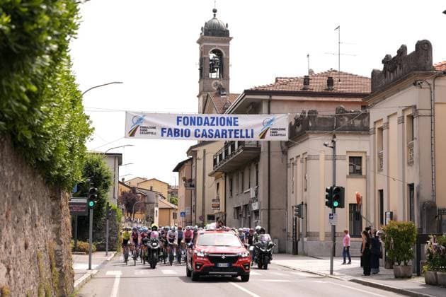 Car Race during the stage 3 of the Giro Next Gen 2025, Albese con Cassano (Co) -Passo Maniva (Bs), 143 km, Italy - Tuesday, June 17, 2025. - cycling.  Copyright: xFabioxFerrarix LaPressex