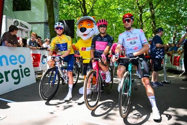 Tour de Suisse 2025 Stage 3 HEIDEN, SWITZERLAND - JUNE 17 : Vauquelin Kevin (FRA) of Arkea - B&B Hotels, Albanese Vincenzo (ITA) of EF Education - Easypost ,Gregoire Romain (FRA) of Groupama FDJ at the start line during stage 3 of the 88th edition of Tour de Suisse an UCI World Tour 2.UWT cycling road race stage for Men Elite of 195.6 km with start in Aarau and finish in Heiden on June 17, 2025 in Heiden, Switzerland, 17 06 2025 ( Motordriver Kenny Verfaillie - Heiden Switzerland  Copyright: xVincentxKalutx