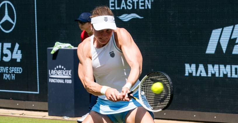 17.06.2025, WTA, Tennis Damen 500, Tennis, Damen, Berlin Tennis Open by Hylo 2025, Berlin, 1. Runde, Naomi Osaka (Japan) - Ludmila Samsonova (Russland) Ludmila Samsonova (Russland) Berlin Steffi-Graf-Stadion Berlin Deutschland