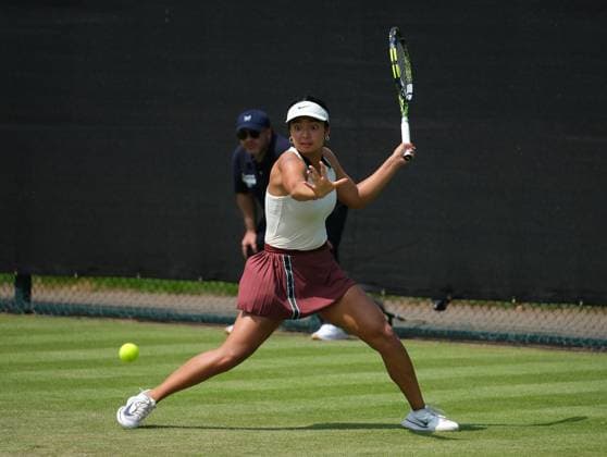 Nottingham Tennis Centre Nottingham, England - June 17th : Alexandra Eala plays a baseline shot to Magda Linette during the match in the Lexus Nottingham Tennis Open on June 17th, 2025 in Nottingham, England (Paul Bonser SPP) Copyright: xPaulxBonser SPPx spp-en-PaBo-Lexus Nottingham Open 5614