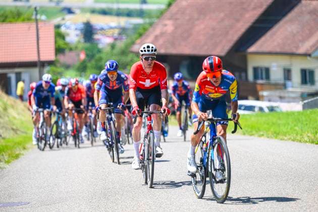 Tour de Suisse 2025 Stage 3 HEIDEN, SWITZERLAND - JUNE 17 : Schmid Mauro (SUI) of Team Jayco AlUla in action during stage 3 of the 88th edition of Tour de Suisse an UCI World Tour 2.UWT cycling road race stage for Men Elite of 195.6 km with start in Aarau and finish in Heiden on June 17, 2025 in Heiden, Switzerland, 17 06 2025 ( Motordriver Kenny Verfaillie - Heiden Switzerland  Copyright: xVincentxKalutx