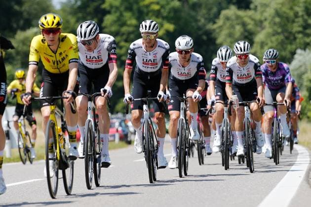 TDS 3.Etappe Mikkel Norsgaard Bjerg DEN - Felix Grossschartner AUT Team UAE Emirates 16.06.2025 Endingen, SCHWEIZ, Tour de Suisse 3.Etappe Aarau - Heiden Mikkel Norsgaard Bjerg DEN - Felix Grossschartner AUT Team UAE Emirates mit Bidon