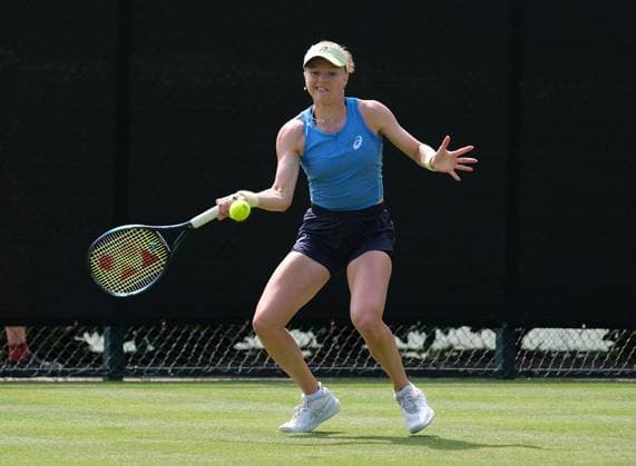 Nottingham Tennis Centre Nottingham, England - June 17th : Harriet Dart plays a forehand shot to Francesca Jones during the day 3 match in the Lexus Nottingham Tennis Open on June 17th, 2025 in Nottingham, England (Paul Bonser SPP) Copyright: xPaulxBonser SPPx spp-en-PaBo-Lexus Nottingham Open 5635