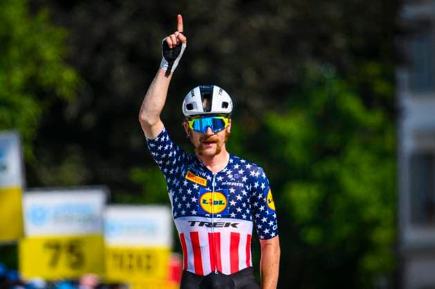 Sport Bilder des Tages Tour de Suisse 2025 Stage 3 HEIDEN, SWITZERLAND - JUNE 17 : Simmons Quinn (USA) of Lidl - Trek celebrating his victory during stage 3 of the 88th edition of Tour de Suisse an UCI World Tour 2.UWT cycling road race stage for Men Elite of 195.6 km with start in Aarau and finish in Heiden on June 17, 2025 in Heiden, Switzerland, 17 06 2025 ( Motordriver Kenny Verfaillie - Heiden Switzerland  Copyright: xVincentxKalutx