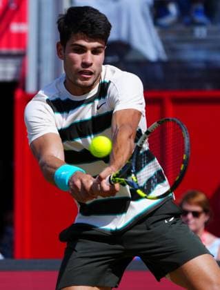 Carlos Alcaraz in first round action Queen s Club Championships, Day 9, Queen s Club, West Kensington, London, UK - 17 Jun 2025  Copyright: xJavierxGarcia Shutterstockx 15360763x