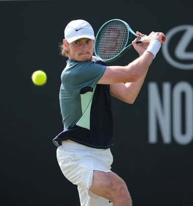 Nottingham Tennis Centre Nottingham, England - Jack Pinnington Jones plays a double backhand to Emilio Nava during the match in the Lexus Nottingham Tennis Open, day 3, June 17th 2025. (Paul Bonser SPP) Copyright: xPaulxBonser SPPx spp-en-PaBo-Lexus Nottingham Open 6060