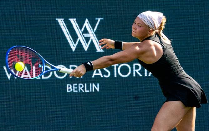 17.06.2025, WTA, Tennis Damen 500, Tennis, Damen, Berlin Tennis Open by Hylo 2025, Berlin, Einzel, 1. Runde, Diana Shnaider (Russland) - Donna Vekic (Kroatien) Diana Shnaider (Russland) Berlin Steffi-Graf-Stadion Berlin Deutschland