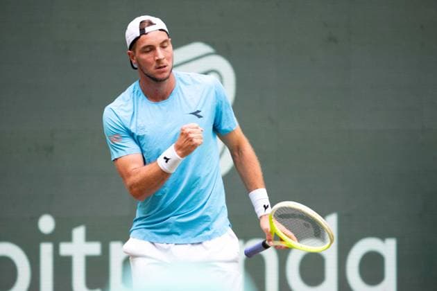 Jan-Lennard STRUFF (GER) Aktion Lorenzo Sonego (ITA) vs. Jan-Lennard Struff (GER ) Tennis Terra Wortmann Open 2025 am 17.06.2025 in der OWL Arena Halle Westfalen, Deutschland. Â