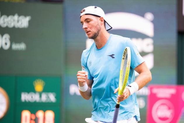 Jan-Lennard STRUFF (GER) Aktion Lorenzo Sonego (ITA) vs. Jan-Lennard Struff (GER ) Tennis Terra Wortmann Open 2025 am 17.06.2025 in der OWL Arena Halle Westfalen, Deutschland. Â