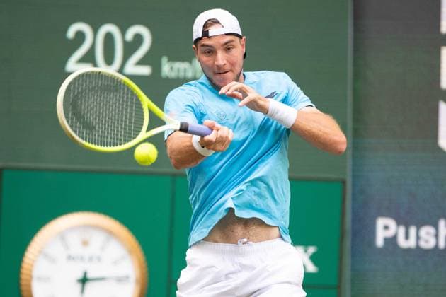 Jan-Lennard STRUFF (GER) Aktion Lorenzo Sonego (ITA) vs. Jan-Lennard Struff (GER ) Tennis Terra Wortmann Open 2025 am 17.06.2025 in der OWL Arena Halle Westfalen, Deutschland. Â