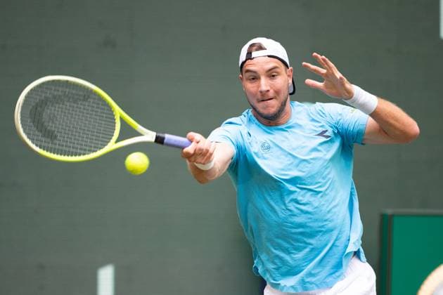 Jan-Lennard STRUFF (GER) Aktion Lorenzo Sonego (ITA) vs. Jan-Lennard Struff (GER ) Tennis Terra Wortmann Open 2025 am 17.06.2025 in der OWL Arena Halle Westfalen, Deutschland. Â