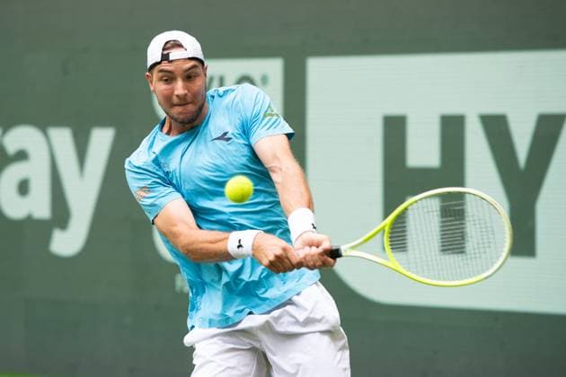 Jan-Lennard STRUFF (GER) Aktion Lorenzo Sonego (ITA) vs. Jan-Lennard Struff (GER ) Tennis Terra Wortmann Open 2025 am 17.06.2025 in der OWL Arena Halle Westfalen, Deutschland. Â