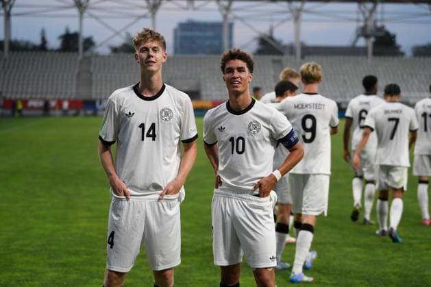 UEFA U19 European Championship, EM, Europameisterschaft 2025 - Germany - England - Ilie Oana Stadium Leopold Wurm and Noah Moerstedt celebrate after scoring their side forth goal during the UEFA Under-19 European Championship Romania 2025 football match between Germany and England at Arcul de Triumf Stadium in Bucharest, Romania, June 17, 2025. Alex Nicodim Imago Images Copyright: xAlexxNicodimx
