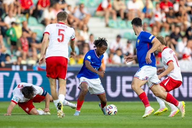 France - Poland UEFA European Under-21 Championship 2025 Group Stage Noah Edjouma during the UEFA European Under-21 Championship 2025 Group Stage match between France and Poland at MSK Zilina Stadium on June 17, 2025 in Zilina, Slovakia. Zilina Slovakia  Copyright: xAndrzejxIwanczukx originalFilename:iwanczuk-francepo250617_npTMZ.jpg