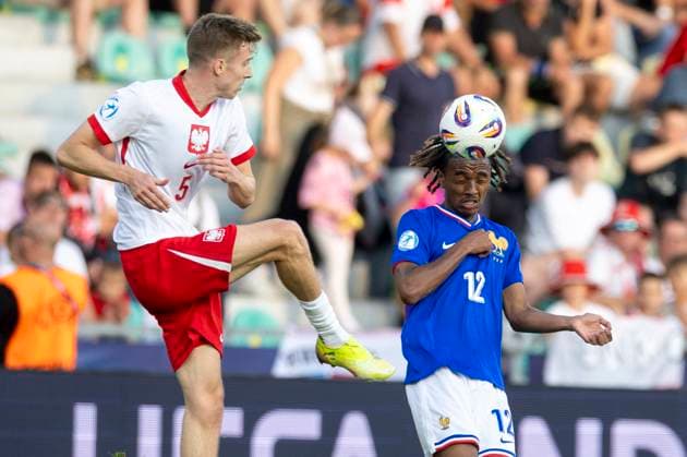 France - Poland UEFA European Under-21 Championship 2025 Group Stage Lukasz Bejger and Noah Edjouma during the UEFA European Under-21 Championship 2025 Group Stage match between France and Poland at MSK Zilina Stadium on June 17, 2025 in Zilina, Slovakia. Zilina Slovakia  Copyright: xAndrzejxIwanczukx originalFilename:iwanczuk-francepo250617_npCEP.jpg