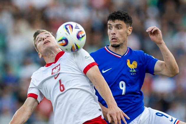 France - Poland UEFA European Under-21 Championship 2025 Group Stage Mateusz Legowski and Matthis Abline during the UEFA European Under-21 Championship 2025 Group Stage match between France and Poland at MSK Zilina Stadium on June 17, 2025 in Zilina, Slovakia. Zilina Slovakia  Copyright: xAndrzejxIwanczukx originalFilename:iwanczuk-francepo250617_np7ha.jpg