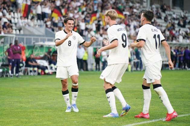 UEFA European Under-19 Championship 2025 Group B: Germany vs. England Max Moerstedt of Germany National Under-19 Football Team scores and celebrates with his teammates during the UEFA European Under-19 Championship 2025 Group B: Germany vs. England on 17 June 2025, at Arcul de Triumf Stadium, in Bucharest, Romania Bucharest Arcul de Triumf Stadium Romania Copyright: xAlexandraxFechetex DSC04620
