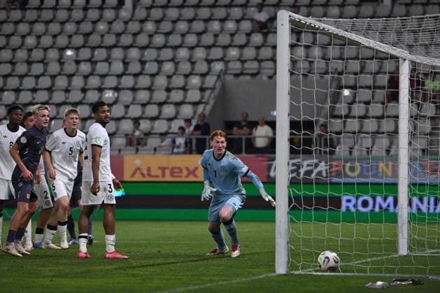 Sport Bilder des Tages UEFA U19 European Championship, EM, Europameisterschaft 2025 - Germany - England - Ilie Oana Stadium Zach Abbott of England scores during the UEFA Under-19 European Championship Romania 2025 football match between Germany and England at Arcul de Triumf Stadium in Bucharest, Romania, June 17, 2025. Alex Nicodim Imago Images Copyright: xAlexxNicodimx