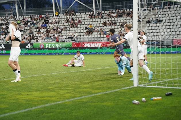 UEFA European Under-19 Championship 2025 Group B: Germany vs. England Ethan Wheatley of England National Under-19 Football Team scores and celebrates during the UEFA European Under-19 Championship 2025 Group B: Germany vs. England on 17 June 2025, at Arcul de Triumf Stadium, in Bucharest, Romania Bucharest Arcul de Triumf Stadium Romania Copyright: xAlexandraxFechetex DSC04826
