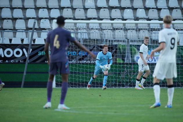 UEFA European Under-19 Championship 2025 Group B: Germany vs. England Konstantin Heide of Germany National Under-19 Football Team in action during the UEFA European Under-19 Championship 2025 Group B: Germany vs. England on 17 June 2025, at Arcul de Triumf Stadium, in Bucharest, Romania Bucharest Arcul de Triumf Stadium Romania Copyright: xAlexandraxFechetex _ADR2209