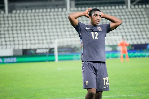 UEFA European Under-19 Championship 2025 Group B: Germany vs. England Caleb Kporha of England National Under-19 Football Team in action during the UEFA European Under-19 Championship 2025 Group B: Germany vs. England on 17 June 2025, at Arcul de Triumf Stadium, in Bucharest, Romania Bucharest Arcul de Triumf Stadium Romania Copyright: xAlexandraxFechetex _ADR3060