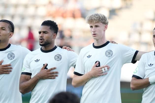 UEFA European Under-19 Championship 2025 Group B: Germany vs. England Germany U19 squad in action during the UEFA European Under-19 Championship 2025 Group B: Germany vs. England team line-up on 17 June 2025, at Arcul de Triumf Stadium, in Bucharest, Romania Bucharest Arcul de Triumf Stadium Romania Copyright: xAlexandraxFechetex _ADR1889