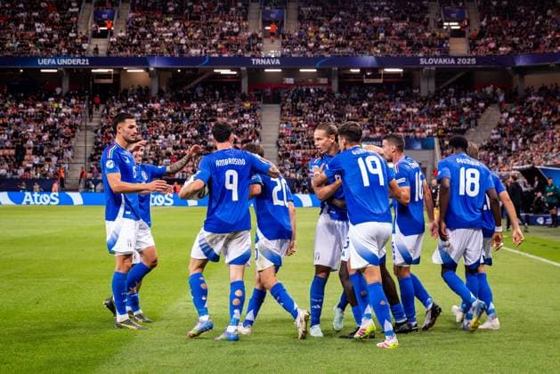 SPAIN U21, U 21 - ITALY U21 &ii15&, Giuseppe Ambrosino, NiccolÃ² Pisilli, Daniele Ghilardi, Gabriele Guarino, Riccardo Turicchia, Issa Doumbia of Italy celebrate a goal during the UEFA European Under-21 Championship 2025 Group A football match between Spain U21 and Italy U21. City Arena Stadium, Trnava, Slovakia, June 17, 2025. Photo by Branislav Racko Copyright: xBranislavxRackox AS0I1034-Enhanced-NR