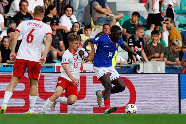 Filip Luberecki and Christian Mawissa seen during UEFA EURO, EM, Europameisterschaft,Fussball U-21 2025 game between national teams of France and Poland (Maciej Rogowski) Zilina Stadion pod Dubnom Slovakia Copyright: xMaciejxRogowskix francepolandu21-480