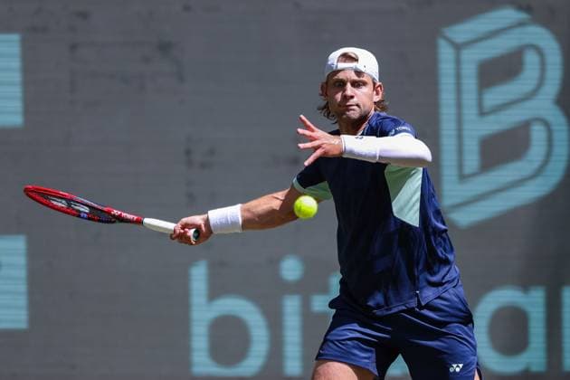 Tennis ATP, Tennis Herren Tour 500 Terra Wortmann Open 2025 am 18.06.2025 in der OWL ARENA in Halle ( Westf. ) Achtelfinale Zizou Bergs ( BEL )