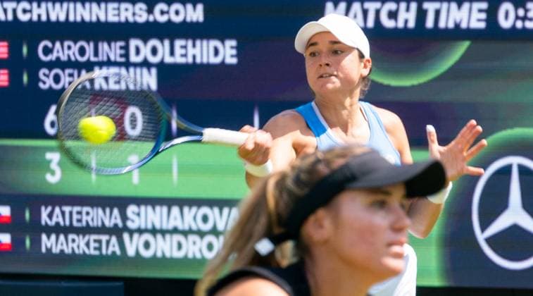 18.06.2025, WTA, Tennis Damen 500, Tennis, Damen, Berlin Tennis Open by Hylo 2025, Berlin, Doppel, 2. Runde, Caroline Dolehide (USA) Sofia Kenin (USA) - Katerina Siniakova (Tschechien) Marketa Vondrousova (Tschechien) Caroline Dolehide (USA, hinten) Berlin Steffi-Graf-Stadion Berlin Deutschland