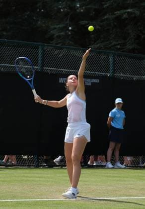 Nottingham Tennis Centre Nottingham, England - Antonia Ruzic serves to Dayana Yastremska during the match in the Lexus Nottingham Tennis Open, day 4, June 18th 2025. (Paul Bonser SPP) Copyright: xPaulxBonser SPPx spp-en-PaBo-Lexus Nottingham Open 1266