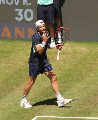 photo : Zizou BERGS (BEL) verliert in 2 Sätzen gegen Karen KHACHANOV Tennis-Turnier Terra Wortmann Cup im Gerry Weber Sportpark (OWL-Arena) in Halle Westfalen am Mi. 18.06.2025