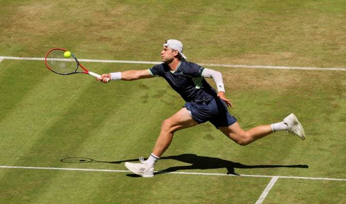 photo : Zizou BERGS (BEL) verliert in 2 Sätzen gegen Karen KHACHANOV Tennis-Turnier Terra Wortmann Cup im Gerry Weber Sportpark (OWL-Arena) in Halle Westfalen am Mi. 18.06.2025