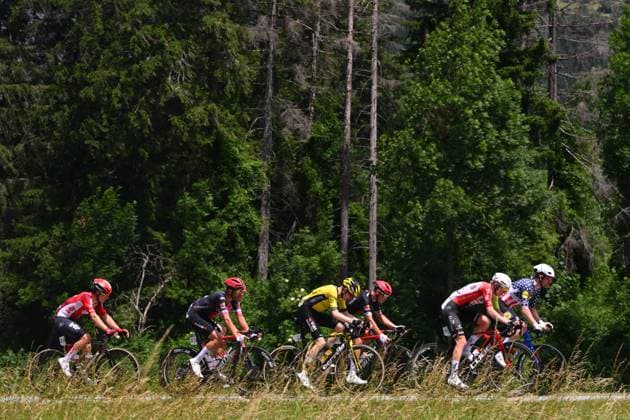 Tour de Suisse 2025 Stage 4 PIURO VALCHIAVENNA, ITALY - JUNE 18 : Powless Neilson (USA) of EF Education - EasyPost, August Andrew (AUS) of INEOS Grenadiers, Zimmermann Georg (GER) of Intermarche - Wanty, Simmons Quinn (USA) of Lidl - Trek, Gloag Thomas (GBR) of Team Visma - Lease a Bike, Grignard Sébastien (BEL) of Lotto Cycling Team, Mayrhofer Marius (GER) of Tudor Pro Cycling Team, Warbasse Larry (USA) of Tudor Pro Cycling Team during stage 4 of the 88th edition of Tour de Suisse an UCI World Tour 2.UWT cycling road race stage for Men Elite of 193.2 km with start in Heiden and finish in Piuro Valchiavenna on June 18, 2025 in Piuro Valchiavenna, Italy, 18 06 2025 ( Motordriver Kenny Verfaillie - Piuro Valchiavenna Italy Copyright: xVincentxKalutx