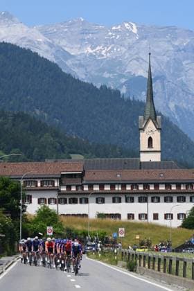 Sport Bilder des Tages Tour de Suisse 2025 Stage 4 PIURO VALCHIAVENNA, ITALY - JUNE 18 : Illustration picture during stage 4 of the 88th edition of Tour de Suisse an UCI World Tour 2.UWT cycling road race stage for Men Elite of 193.2 km with start in Heiden and finish in Piuro Valchiavenna on June 18, 2025 in Piuro Valchiavenna, Italy, 18 06 2025 ( Motordriver Kenny Verfaillie - Piuro Valchiavenna Italy  Copyright: xVincentxKalutx