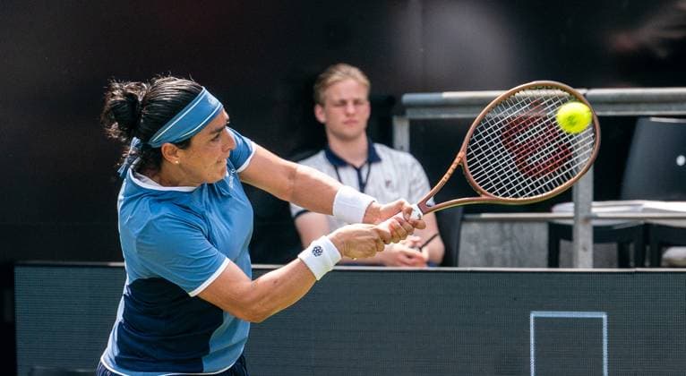 18.06.2025, WTA, Tennis Damen 500, Tennis, Damen, Berlin Tennis Open by Hylo 2025, Berlin, Einzel 2. Runde, Jasmine Paolini (Italien) - Ons Jabeur (Tunesien) Ons Jabeur (Tunesien) Berlin Steffi-Graf-Stadion Berlin Deutschland