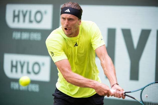 Alexander ZVEREV (GER) Aktion Marcos Giron (USA) vs. Alexander Zverev (GER) Tennis Terra Wortmann Open 2025 am 18.06.2025 in der OWL Arena Halle Westfalen, Deutschland. Â
